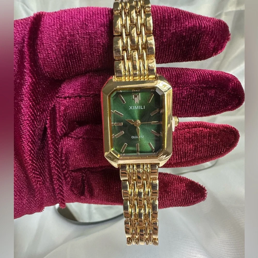 Panthere Square steel Gold and Green Women's Watch - Picture 3 of 10